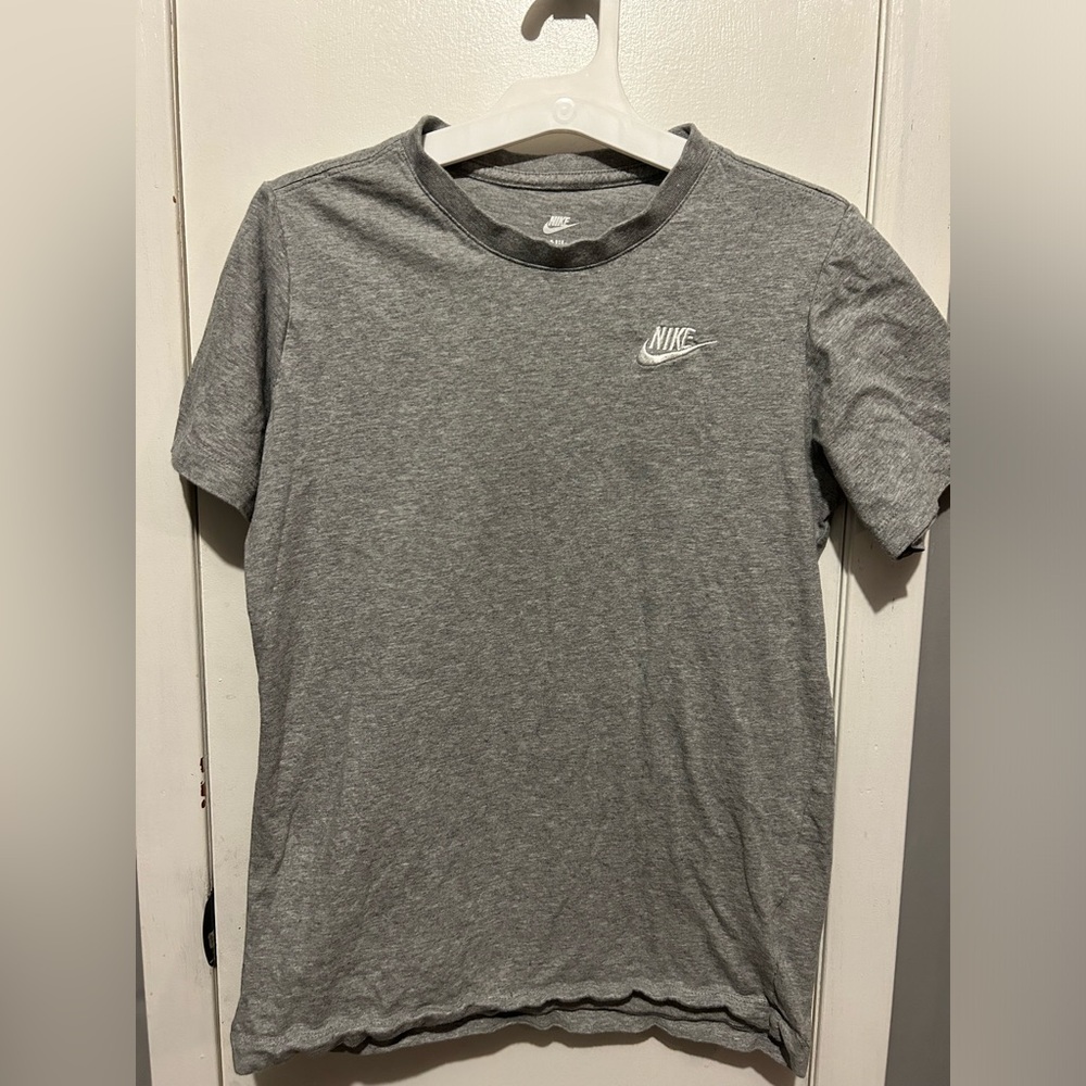 Boys Nike tee